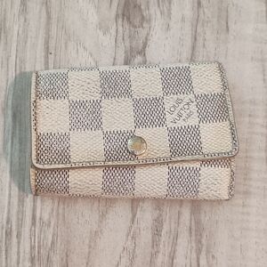 Authentic Louis Vuitton Cream White Damier 6 Key Case Holder